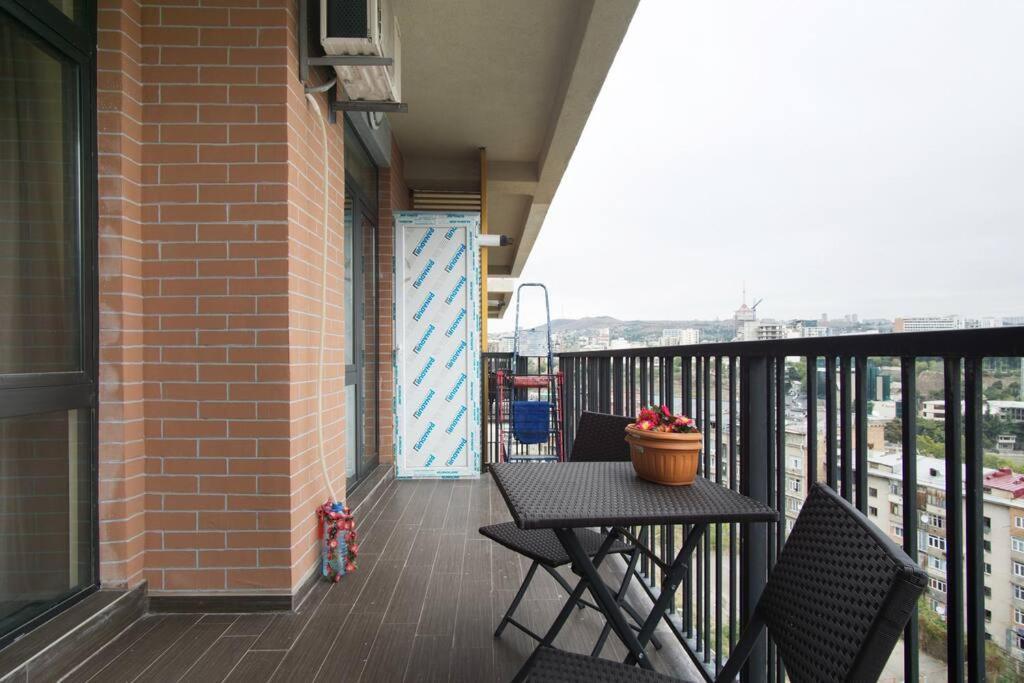 Apartment Heart Of Ortachala- 2bedrooms With Open View Tbilisi